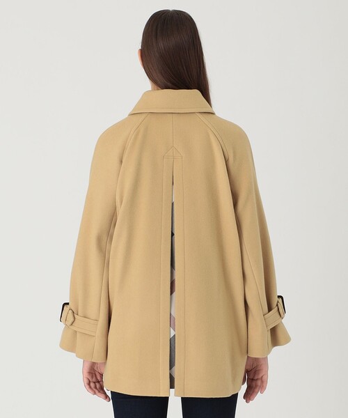 BLUE LABEL CRESTBRIDGE(ブルーレーベルクレストブリッジ)の「【一部店舗限定】ケープ風コート(その他アウター・レディース・ベージュ/グレー系その他・38/40/36)」の16枚目の写真