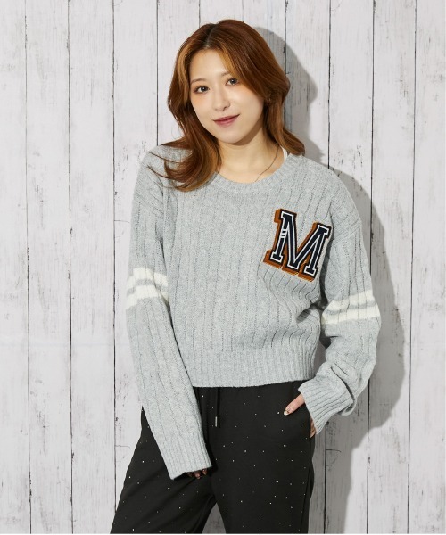 GORGE(ゴージ)の「《カレッジワッペン×袖ライン》レディース ケーブルニット ショート丈 トレンド 秋冬(ニット/セーター・レディース・チャコール/アイボリー/ネイビー・F)」の13枚目の写真