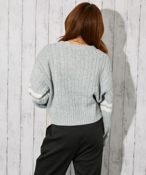 GORGE(ゴージ)の「《カレッジワッペン×袖ライン》レディース ケーブルニット ショート丈 トレンド 秋冬(ニット/セーター・レディース・チャコール/アイボリー/ネイビー・F)」の15枚目の写真