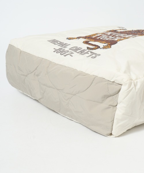 KRIFF MAYER（クリフメイヤー）の「KRIFF MAYER ｽｰﾍﾞﾆｱ刺繍ﾄｰﾄBAG（トートバッグ・メンズ・キャメル/ピンクベージュ/オリーブ/ブラック/オフホワイト/パープル・F）」の12枚目の写真