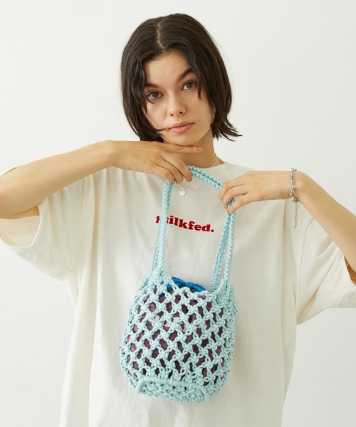 MILKFED.(ミルクフェド)の「KNITTED GINGHAM BAG(ショルダーバッグ・レディース・ライトブルー/ブラック/オレンジ・ONE SIZE)」の9枚目の写真