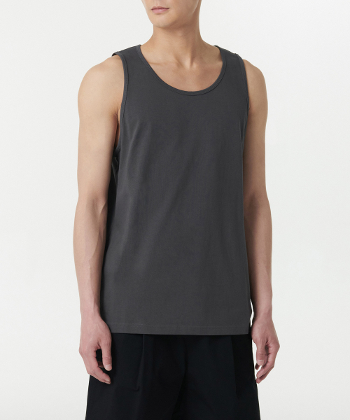 MUSINSA STANDARD（ムシンサスタンダード）の「スcoopネックスリーブレストップ [ダークグレー]（Tシャツ/カットソー・メンズ・その他・XX-LARGE/XXX-LARGE/LARGE/MEDIUM/X-LARGE/SMALL）」の2枚目の写真
