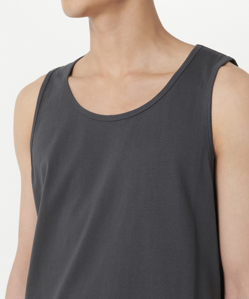 MUSINSA STANDARD（ムシンサスタンダード）の「スcoopネックスリーブレストップ [ダークグレー]（Tシャツ/カットソー・メンズ・その他・XX-LARGE/XXX-LARGE/LARGE/MEDIUM/X-LARGE/SMALL）」の4枚目の写真