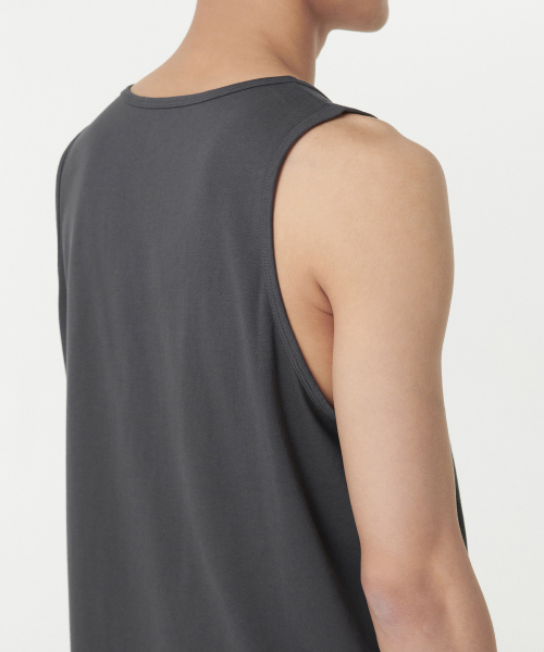 MUSINSA STANDARD（ムシンサスタンダード）の「スcoopネックスリーブレストップ [ダークグレー]（Tシャツ/カットソー・メンズ・その他・XX-LARGE/XXX-LARGE/LARGE/MEDIUM/X-LARGE/SMALL）」の5枚目の写真