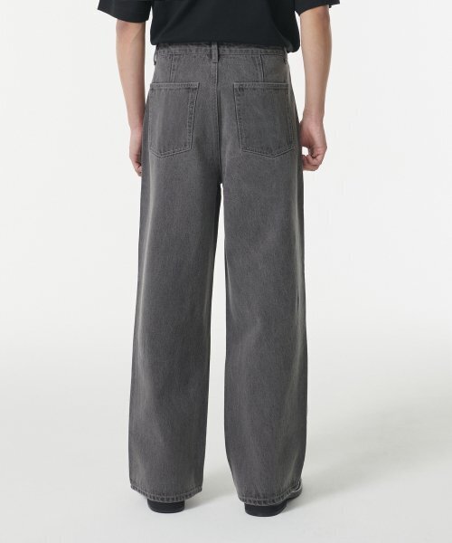 MUSINSA STANDARD（ムシンサスタンダード）の「ディープタックワイドデニムパンツ[グレー]（デニムパンツ・メンズ・その他・40/38/42/36/34/32/30/31/33/26/27/28/29）」の3枚目の写真