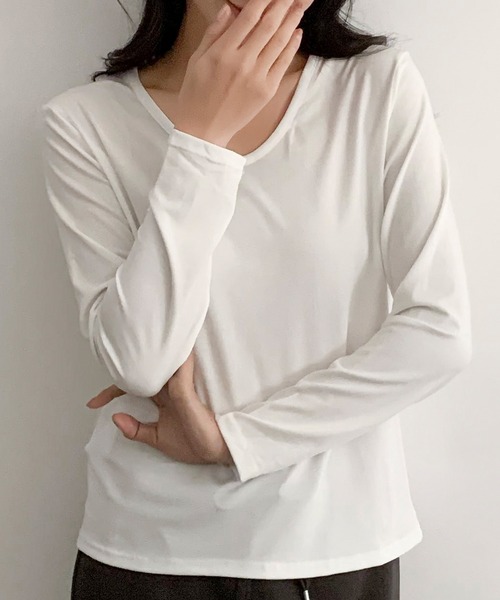 LOWO(ロワ)の「Uネック カットソー 長袖 レディース きれいめ ゆったり 無地(Tシャツ/カットソー・レディース・グレー/ホワイト/ブラック・FREE)」の2枚目の写真