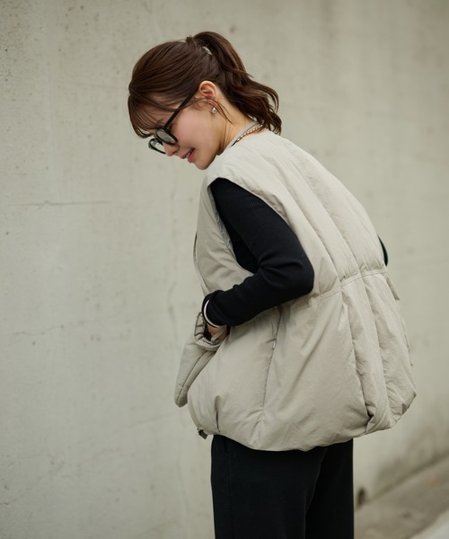 LAULEN(ローレン)の「volume down vest mitten set /ミトン付きボリュームダウンベスト(ダウンベスト・レディース・グレー/ブラウン/ブラック・FREE)」の5枚目の写真