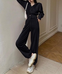 REANO（レアノ）の「ショート丈ジップパーカー&イージーパンツ セットアップ (AW)（セットアップ）」