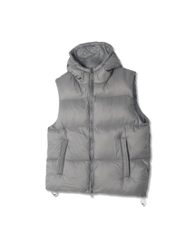 And Again（アンドアゲイン）の「エッセンシャルライトダウンベスト (グレー)（ダウンベスト）」