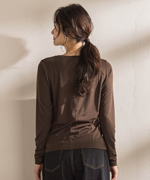 LAUTREAMONT(ロートレアモン)の「【WEB限定】吸湿発熱スムースストレッチカットソー(Tシャツ/カットソー・レディース・ブラック/ブラウン/オフホワイト・11号/9号)」の11枚目の写真