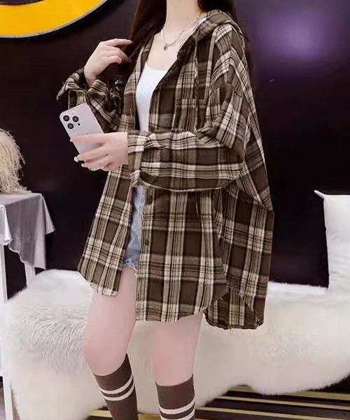 Miniministore(ミニミニストア)の「フード付き チェックシャツオーバーサイズ(シャツ/ブラウス・レディース・ワインレッド/ネイビー/ブラウン・FREE)」の1枚目の写真