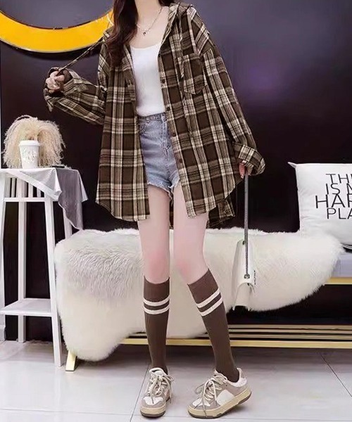 Miniministore(ミニミニストア)の「フード付き チェックシャツオーバーサイズ(シャツ/ブラウス・レディース・ワインレッド/ネイビー/ブラウン・FREE)」の7枚目の写真