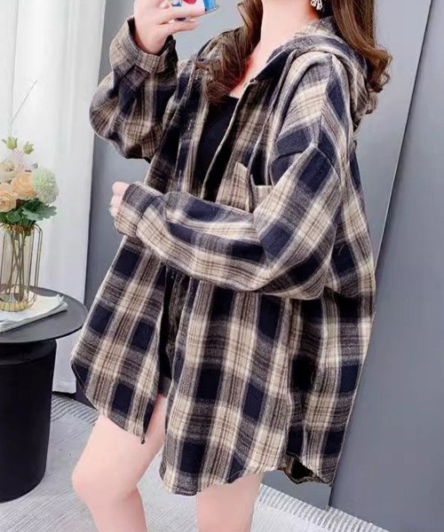 Miniministore(ミニミニストア)の「フード付き チェックシャツオーバーサイズ(シャツ/ブラウス・レディース・ワインレッド/ネイビー/ブラウン・FREE)」の9枚目の写真