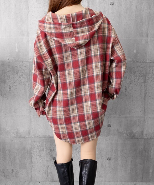 Miniministore(ミニミニストア)の「フード付き チェックシャツオーバーサイズ(シャツ/ブラウス・レディース・ワインレッド/ネイビー/ブラウン・FREE)」の16枚目の写真