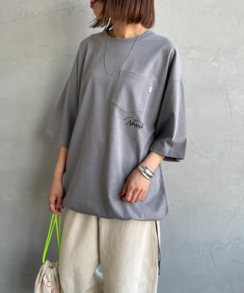 NANGA（ナンガ）の「[NANGA/ナンガ] 別注 ルーズフィット ドローコードポケットTシャツ（Tシャツ/カットソー・レディース・ブラック/ホワイト/チャコール・XL/L/M/S）」の22枚目の写真