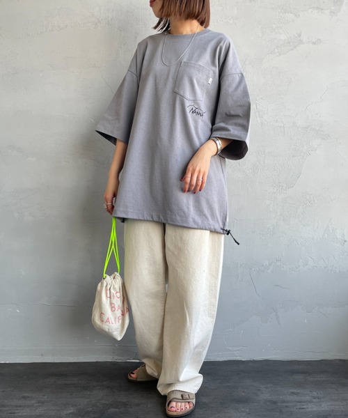 NANGA（ナンガ）の「【WEB先行予約】[NANGA/ナンガ] 別注 ルーズフィット ドローコードポケットTシャツ（Tシャツ/カットソー・レディース・ブラック/ホワイト/チャコール・XL/L/M/S）」の5枚目の写真