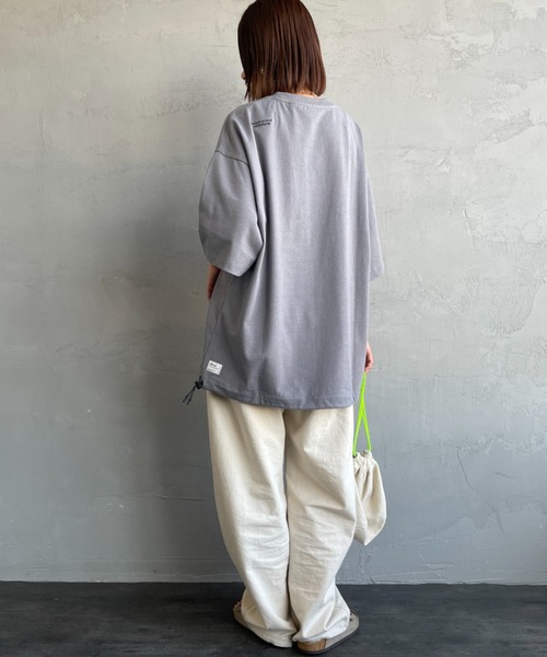 NANGA（ナンガ）の「【WEB先行予約】[NANGA/ナンガ] 別注 ルーズフィット ドローコードポケットTシャツ（Tシャツ/カットソー・レディース・ブラック/ホワイト/チャコール・XL/L/M/S）」の7枚目の写真