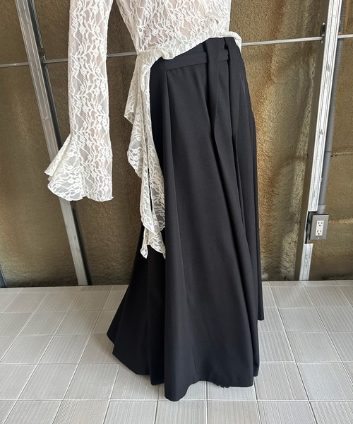 Ameri（アメリ）の「UND RANDOM TUCK FLARE SKIRT（スカート・レディース・ブラック/ピンク/グレー・SMALL/MEDIUM）」の4枚目の写真