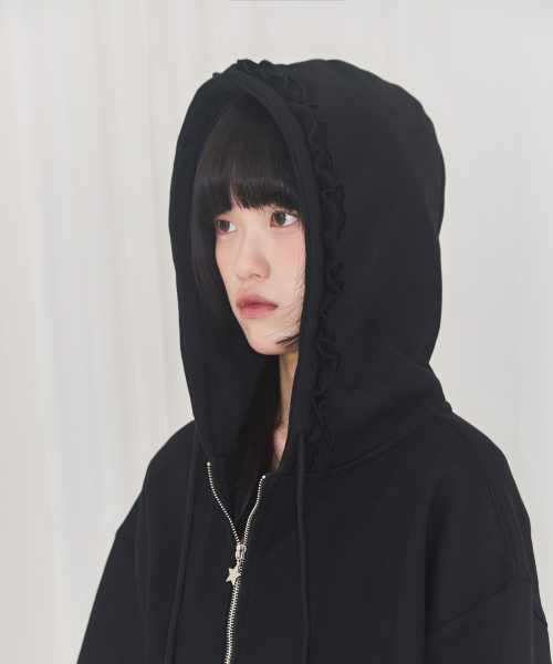 ALKI ALKA(アルキアルカ)の「Frill Hoodie Zip-up (Black)(パーカー・レディース・ブラック・FREE)」の4枚目の写真