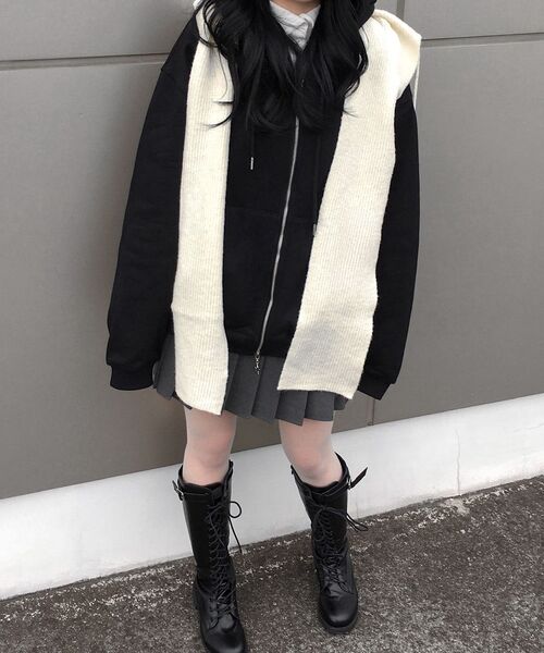 ALKI ALKA(アルキアルカ)の「Frill Hoodie Zip-up (Black)(パーカー・レディース・ブラック・FREE)」の6枚目の写真