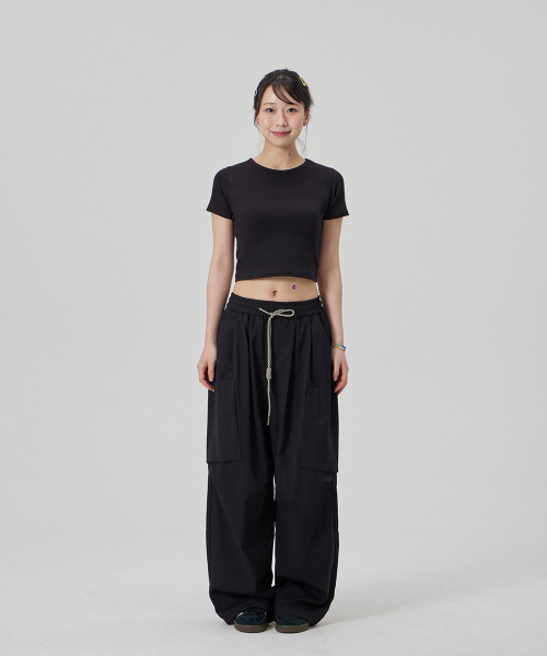MAKEITTO(メイキット)の「TWO TUCK WIDE PARACHUTE CARGO PANTS_BLACK(その他パンツ・メンズ・その他・LARGE/X-LARGE/XX-LARGE/MEDIUM)」の9枚目の写真