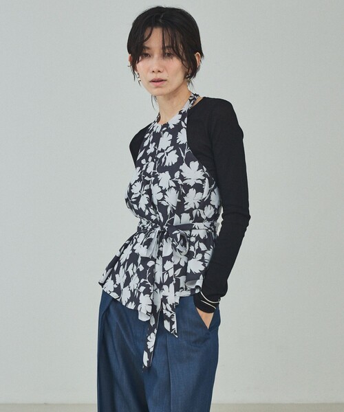 qualite(カリテ)の「シルエットフラワーホルターネック(ベスト・レディース・チャコールグレー・フリー)」の8枚目の写真