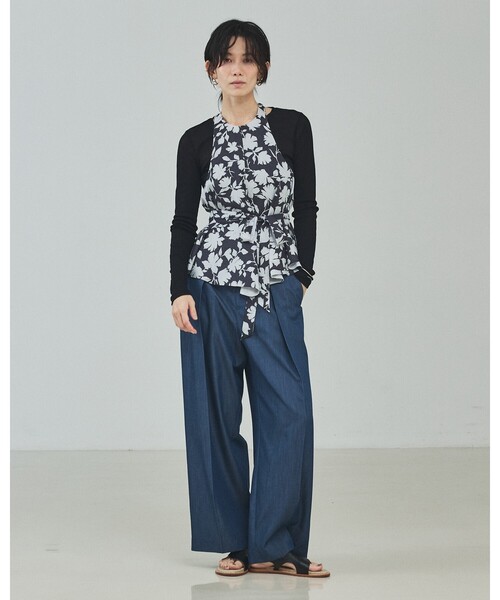 qualite(カリテ)の「シルエットフラワーホルターネック(ベスト・レディース・チャコールグレー・フリー)」の10枚目の写真