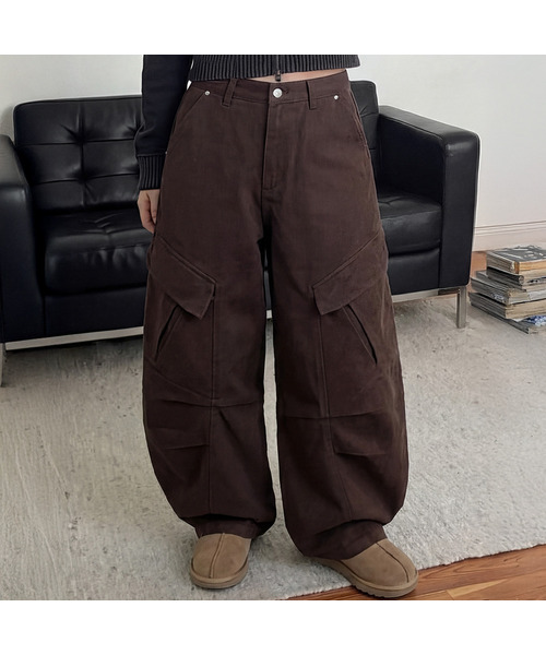 ANOLORCODE WOMAN(アナルロコード ウーマン)の「レイカーブドカーゴパンツ (2カラー)(その他パンツ・レディース・チャコール/ブラウン・SMALL/MEDIUM/LARGE)」の1枚目の写真