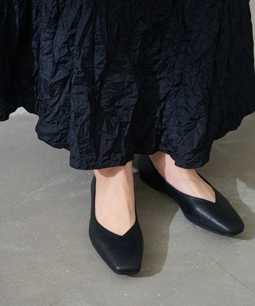 LE TALON（ルタロン）の「≪追加≫スクエアVカットフラット（その他シューズ・レディース・ブラック系その他・23.5cm/23cm/22.5cm/22cm/21.5/21/25.5cm/25cm/24.5cm/24cm）」の11枚目の写真