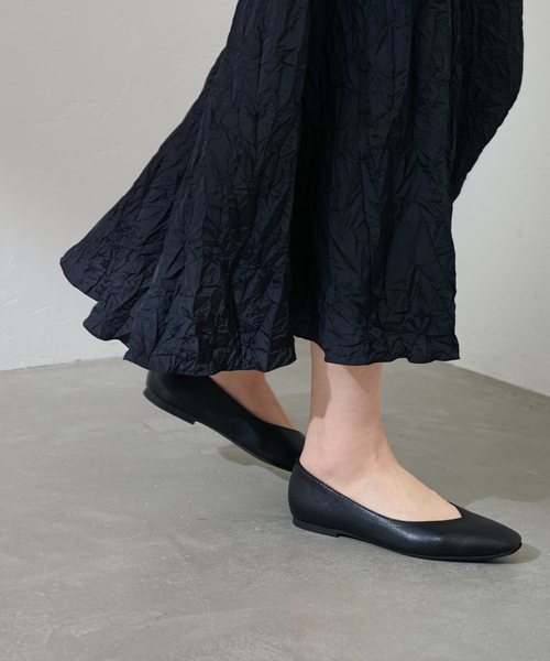 LE TALON（ルタロン）の「≪追加≫スクエアVカットフラット（その他シューズ・レディース・ブラック系その他・23.5cm/23cm/22.5cm/22cm/21.5/21/25.5cm/25cm/24.5cm/24cm）」の14枚目の写真