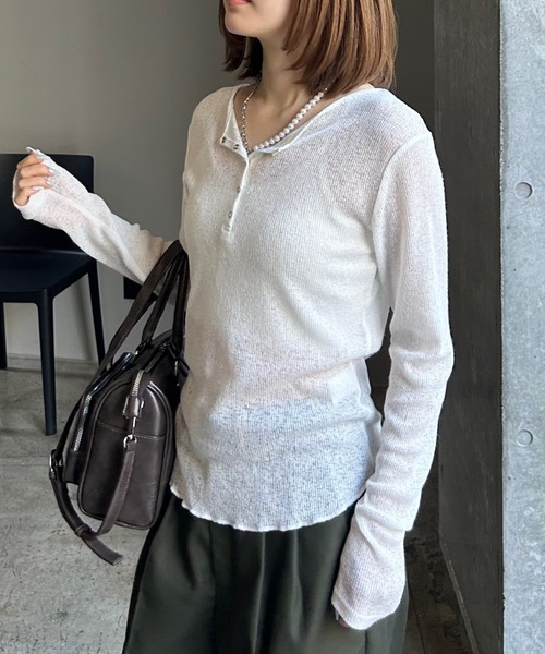 PAGEBOY（ページボーイ）の「フローズンネップヘンリーネックプルオーバー／シアートップス 【重ね着もオススメ】（Tシャツ/カットソー・レディース・ブラック/ブルー/グレー/オフホワイト・FREE）」の10枚目の写真