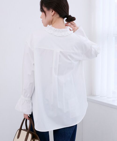 le.coeur blanc（ルクールブラン）の「フリルカラーブラウス（シャツ/ブラウス・レディース・ブルー/オフホワイト/ブルー系その他4・38）」の9枚目の写真