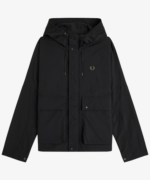 FRED PERRY(フレッドペリー)の「Cropped Ripstop Parka/クロップドリップストップパーカジャケット(マウンテンパーカー・メンズ・ダークブルー/ブラック・M/L/S)」の4枚目の写真