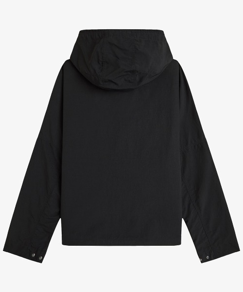 FRED PERRY(フレッドペリー)の「Cropped Ripstop Parka/クロップドリップストップパーカジャケット(マウンテンパーカー・メンズ・ダークブルー/ブラック・M/L/S)」の3枚目の写真