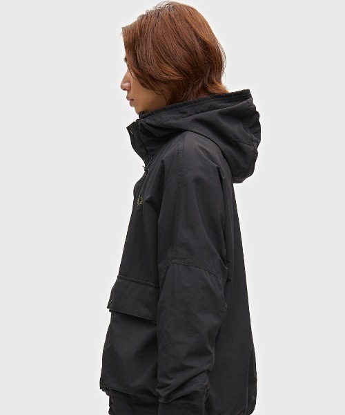 FRED PERRY（フレッドペリー）の「Cropped Ripstop Parka／クロップドリップストップパーカジャケット（マウンテンパーカー・メンズ・ダークブルー/ブラック/グリーン/ブラック系その他・M/L/S）」の10枚目の写真