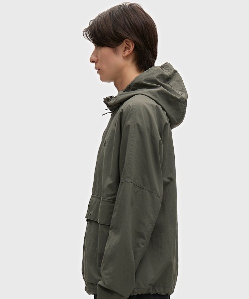 FRED PERRY（フレッドペリー）の「Cropped Ripstop Parka／クロップドリップストップパーカジャケット（マウンテンパーカー・メンズ・ダークブルー/ブラック/グリーン/ブラック系その他・M/L/S）」の19枚目の写真