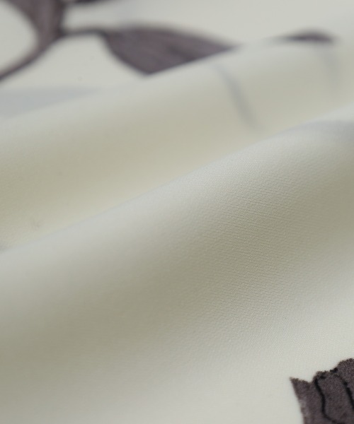 MMMM(エムエムエムエム)の「MMMM/ ローズプリント総柄シャツ/レギュラーカラー(シャツ/ブラウス・メンズ・ブラック/ホワイト・M/L)」の10枚目の写真