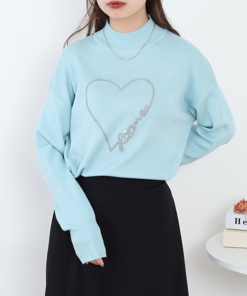 EGLANTINE(エグランティーヌ)の「EGLANTINE ハイネックハート刺繍ニット(ニット/セーター・レディース・ベビーピンク/サックスブルー・38)」の1枚目の写真