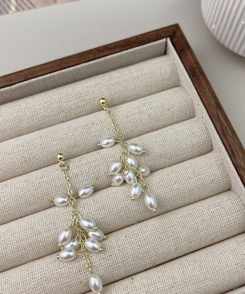 shoppinggo(ショッピングゴー)の「パールピアス 揺れる 結婚式 おしゃれ オフィス イヤリング シンプル(ピアス(両耳用)・レディース・ゴールド・FREE)」の10枚目の写真