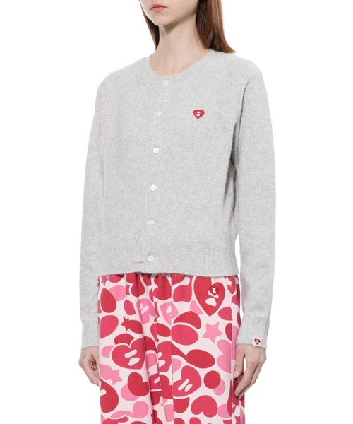 A BATHING APE（アベイシングエイプ）の「HEART BADGE CARDIGAN #2（ニット/セーター・レディース・ネイビー/グレー・SMALL/X-SMALL）」の4枚目の写真