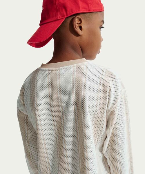 NIKE(ナイキ)の「ナイキ スポーツウェア コレクション ジュニア ロングスリーブ メッシュ ジャージー / Nike Sportswear Collection Big Kids' Long-Sleeve Mesh Jersey IF2304-104 Light Orewood Brown(ジャージ・キッズ・ブラウン系その他・160/150/140/130)」の5枚目の写真
