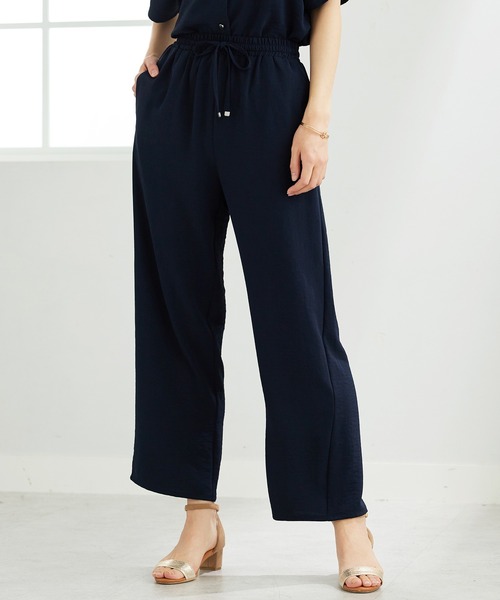 BELLUNA PLUS(ベルーナ)の「お手入れ楽々ビンテージ調素材ワイドパンツ(その他パンツ・レディース・ブルーグレー/グレイッシュベージュ/カーキ/ネイビー/ブラウン・MEDIUM/LARGE/X-LARGE)」の5枚目の写真