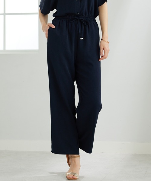 BELLUNA PLUS(ベルーナ)の「お手入れ楽々ビンテージ調素材ワイドパンツ(その他パンツ・レディース・ブルーグレー/グレイッシュベージュ/カーキ/ネイビー/ブラウン・MEDIUM/LARGE/X-LARGE)」の14枚目の写真
