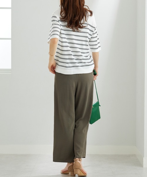 BELLUNA PLUS(ベルーナ)の「お手入れ楽々ビンテージ調素材ワイドパンツ(その他パンツ・レディース・ブルーグレー/グレイッシュベージュ/カーキ/ネイビー/ブラウン・MEDIUM/LARGE/X-LARGE)」の22枚目の写真