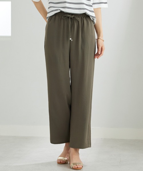 BELLUNA PLUS(ベルーナ)の「お手入れ楽々ビンテージ調素材ワイドパンツ(その他パンツ・レディース・ブルーグレー/グレイッシュベージュ/カーキ/ネイビー/ブラウン・MEDIUM/LARGE/X-LARGE)」の17枚目の写真