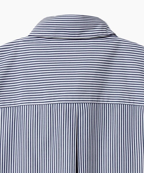 LACOSTE(ラコステ)の「ダブルポケット クロップド丈 ストライプシャツ(シャツ/ブラウス・レディース・セージグリーン/ネイビー・40/36/34/38)」の9枚目の写真
