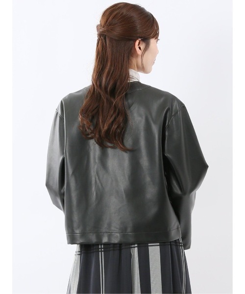 m.f.editorial(エムエフエディトリアル)の「【合成皮革】タカキュー レディース ノーカラー ブルゾン(ノーカラージャケット・レディース・ベージュ/ブラック・MEDIUM/LARGE)」の12枚目の写真