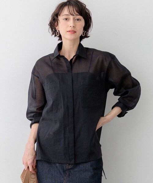 23区 L(ニジュウサンクオオキイサイズ)の「ナイロンコットンシアーボイル ドロストシャツ(シャツ/ブラウス・レディース・ネイビー系/ブラウン系/ベージュ系/サックスブルー系・46/44/48)」の4枚目の写真