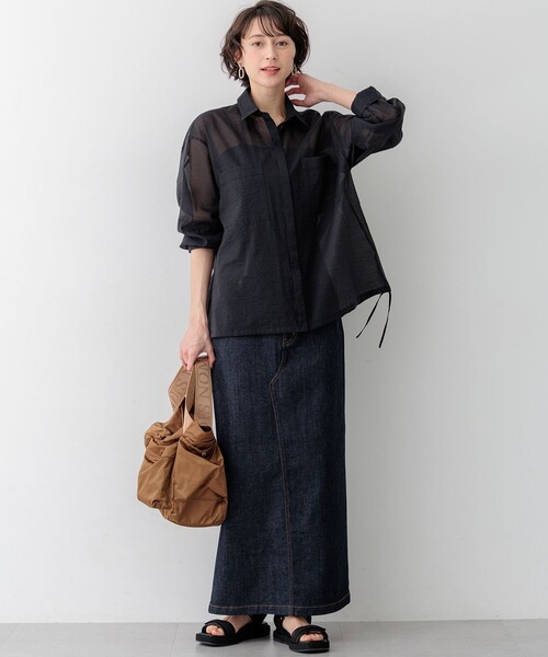 23区 L(ニジュウサンクオオキイサイズ)の「ナイロンコットンシアーボイル ドロストシャツ(シャツ/ブラウス・レディース・ネイビー系/ブラウン系/ベージュ系/サックスブルー系・46/44/48)」の14枚目の写真