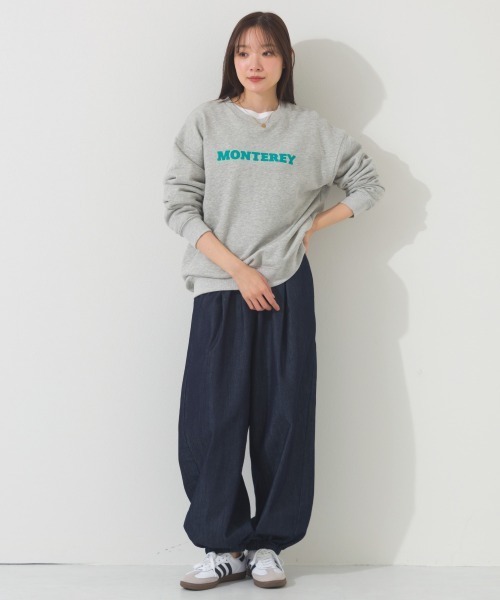 OMNES(オムネス)の「バレルレッグ裾ゴムデニムパンツ(デニムパンツ・レディース・インディゴブルー/ブルー・FREE)」の5枚目の写真